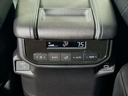 New 2026 Toyota Grand Highlander FWD image 24