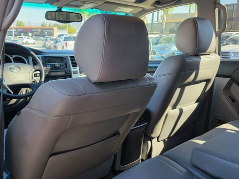 Used 2005 Toyota 4Runner Limited image 22