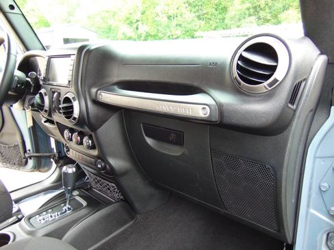 Used 2015 Jeep Wrangler Unlimited Sport w/ Quick Order Package 24S AWD/4WD image 20
