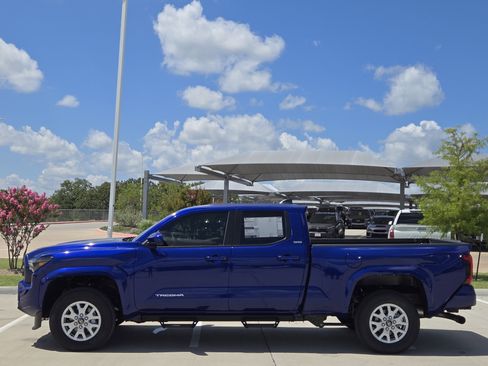 New 2025 Toyota Tacoma Limited image 3