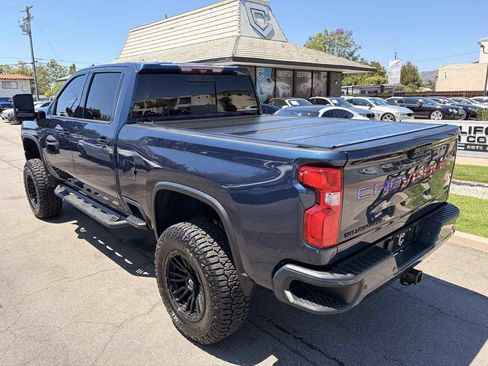 Used 2021 Chevrolet Silverado 2500 LTZ w/ LTZ Plus Package AWD/4WD image 3