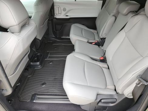 New 2026 Toyota Sienna XLE FWD image 26
