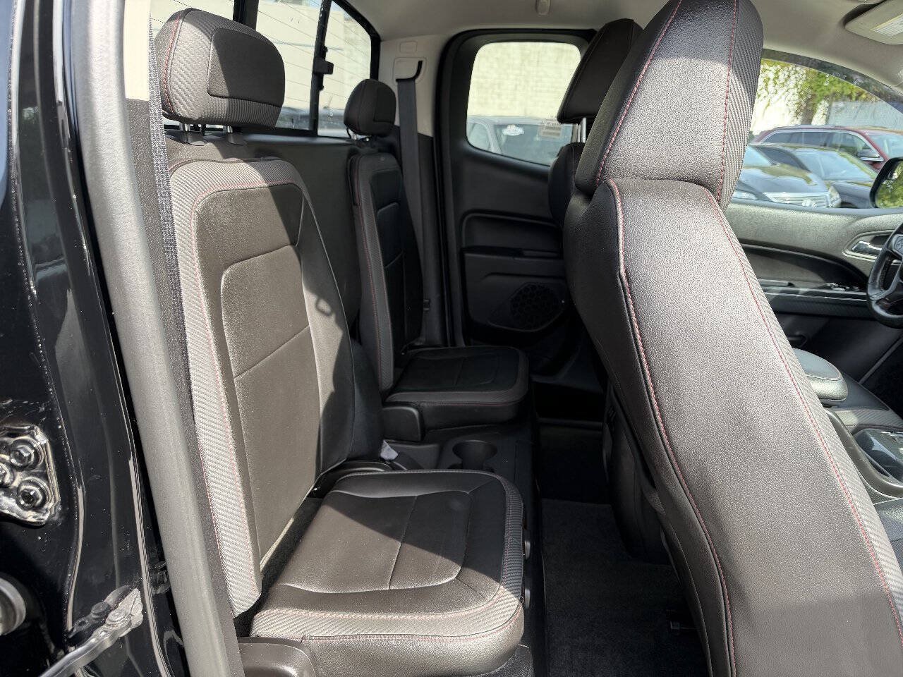 Used 2016 GMC Canyon SLE w/ All Terrain Package AWD/4WD image 26