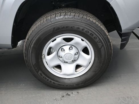 Certified 2022 Toyota Tacoma SR image 32