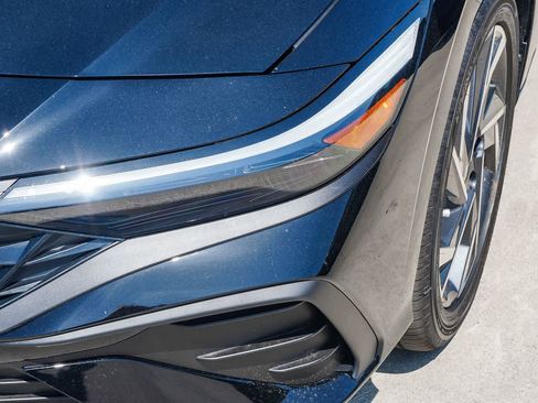 Used 2025 Hyundai Elantra SEL image 7