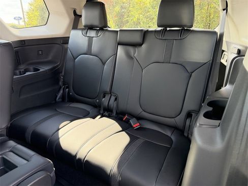 New 2025 Honda Pilot EX-L image 14