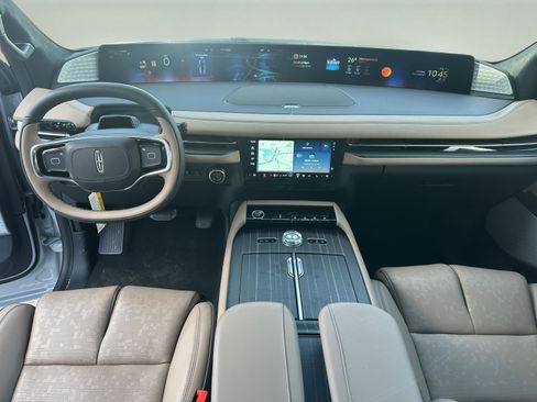 New 2026 Lincoln Navigator L Black Label AWD/4WD image 13
