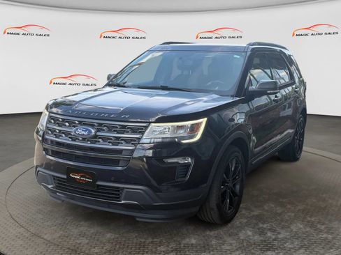 Used 2019 Ford Explorer XLT w/ Equipment Group 202A AWD/4WD image 1