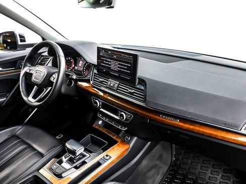 Used 2022 Audi Q5 2.0T Premium w/ Convenience Package image 16