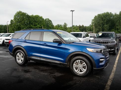 Used 2020 Ford Explorer XLT w/ Equipment Group 202A AWD/4WD image 5