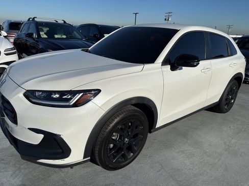 Used 2023 Honda HR-V Sport image 2