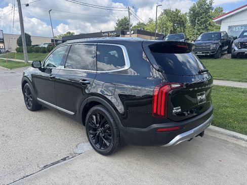 Used 2020 Kia Telluride SX w/ SX Prestige Package AWD/4WD image 3