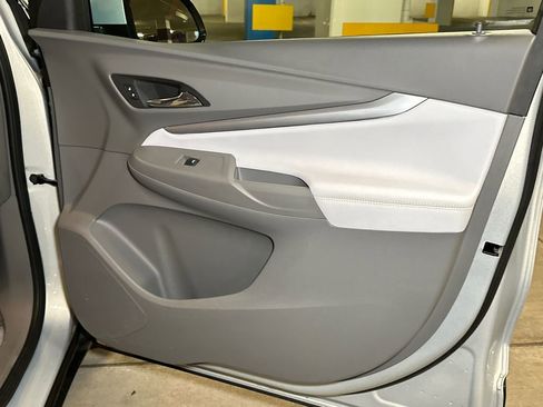 Used 2022 Chevrolet Bolt EUV Premier image 12