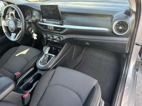 Used 2024 Kia Forte LXS w/ LXS Technology Package image 28