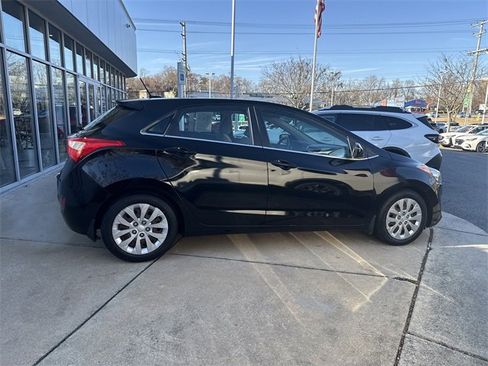 Used 2016 Hyundai Elantra GT image 2