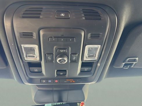 Used 2022 Cadillac Escalade Premium Luxury image 22