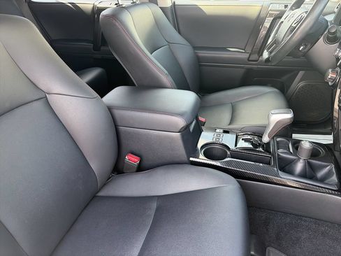 Used 2024 Toyota 4Runner TRD Off-Road Premium w/ Moonroof Package AWD/4WD image 32
