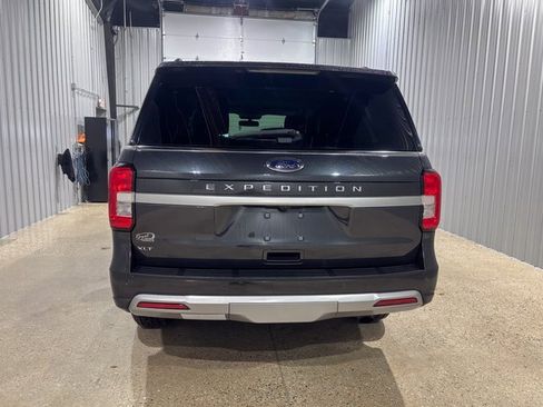 Used 2024 Ford Expedition XLT image 4