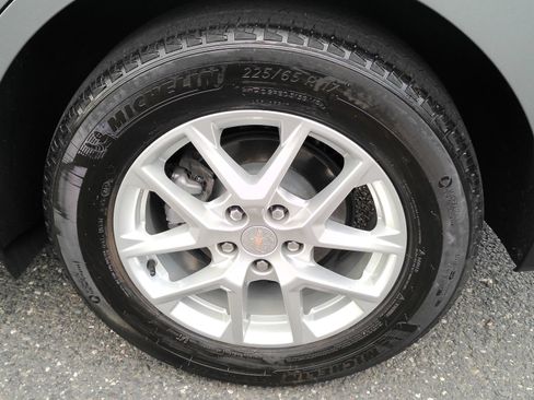 Used 2023 Chevrolet Equinox LS FWD image 29