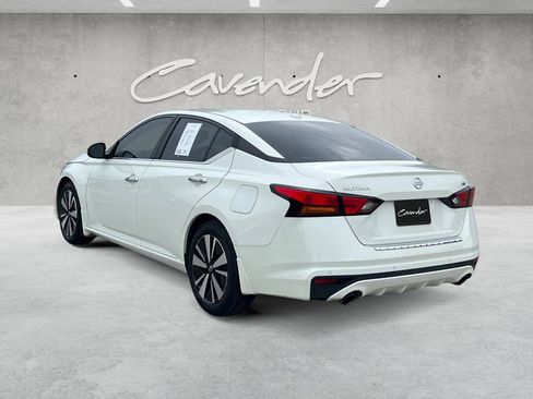 Used 2021 Nissan Altima 2.5 SV w/ SV Premium Package FWD image 14