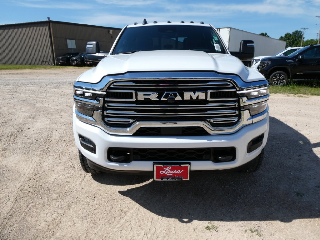 New 2026 RAM 4500 4x4 Crew Cab DRW w/ Laramie Trim Package image 9