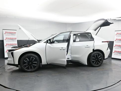New 2026 Toyota bZ XLE Plus image 39