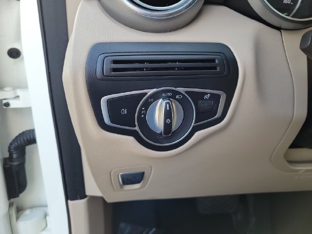 Used 2022 Mercedes-Benz GLC 300 4MATIC image 21