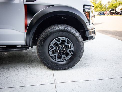 Used 2025 Ford F150 Raptor w/ Equipment Group 803A Raptor R AWD/4WD image 13