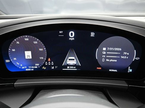 Certified 2025 Porsche Macan Electric RWD image 11
