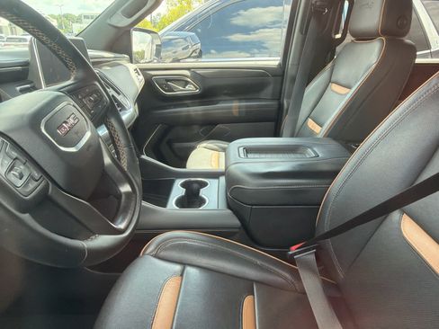 Used 2023 GMC Yukon AT4 w/ Technology Package AWD/4WD image 8