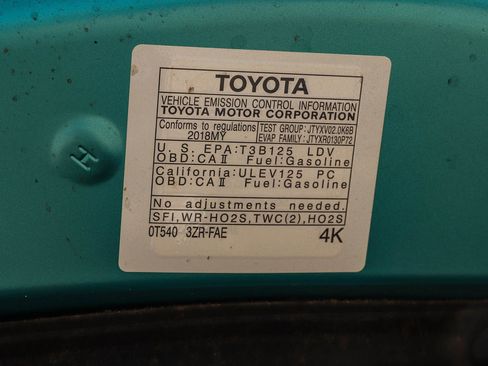 Certified 2018 Toyota C-HR XLE FWD image 28