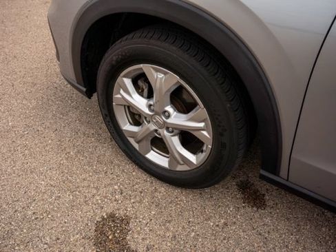 Used 2023 Honda HR-V LX image 12