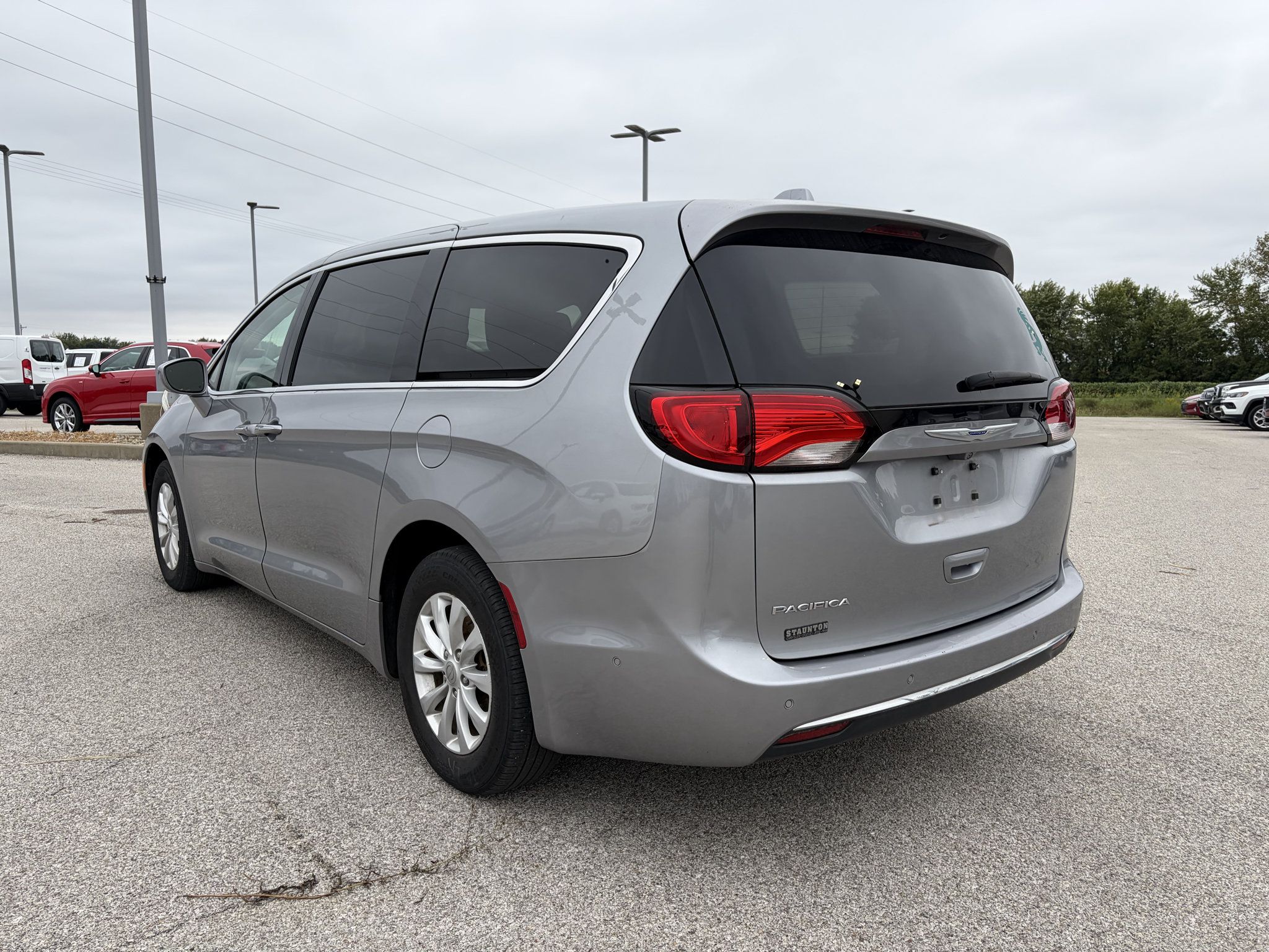 Used 2019 Chrysler Pacifica Touring Plus w/ Advanced Safetytec Group FWD image 5