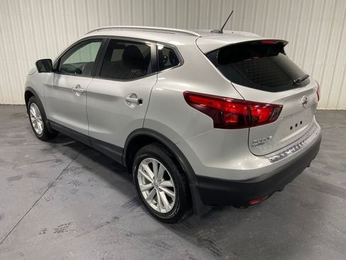 Used 2018 Nissan Rogue Sport SV w/ SV Technology Package image 3