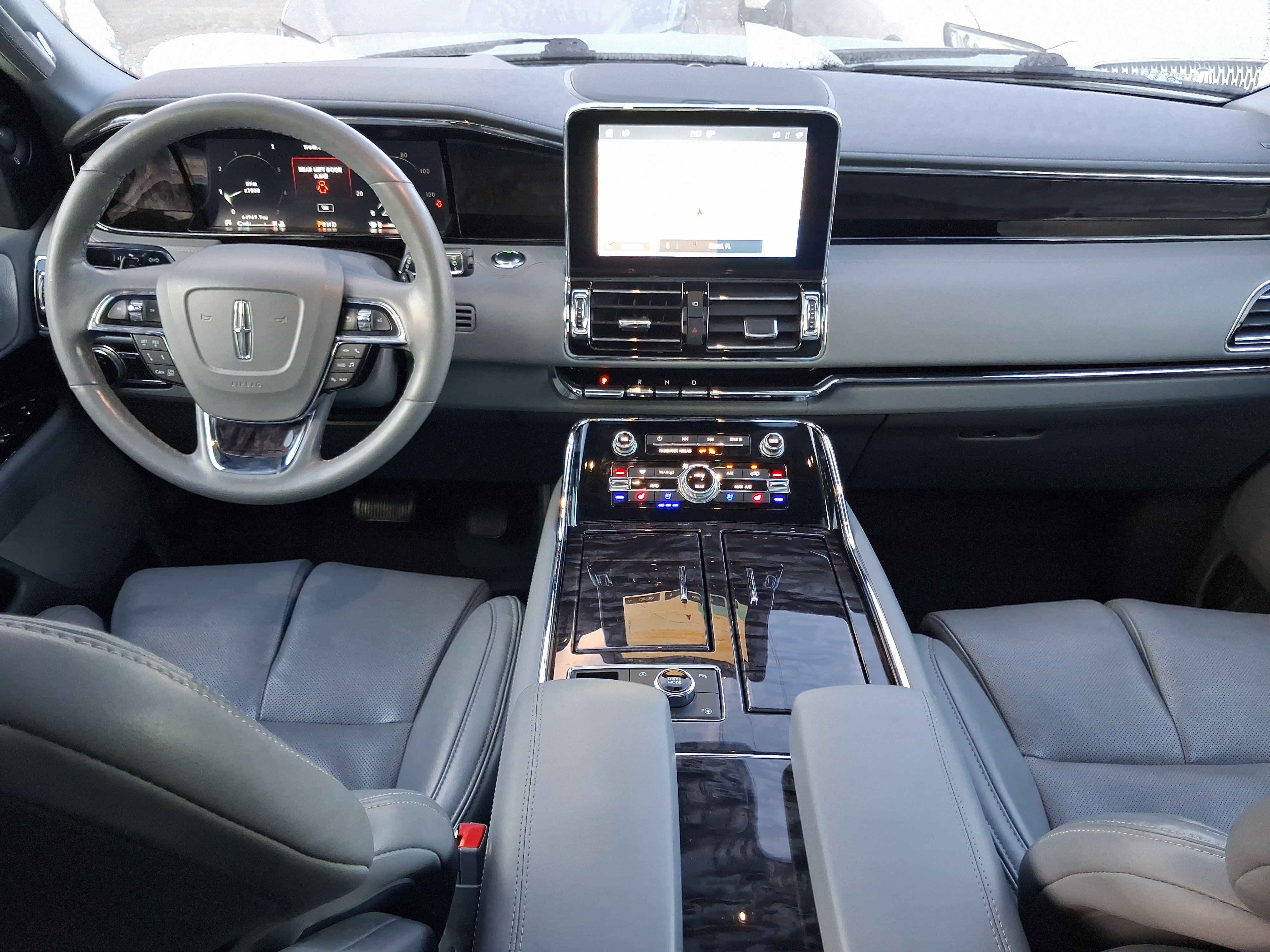 Used 2020 Lincoln Navigator L Reserve w/ Luxury Package AWD/4WD image 7