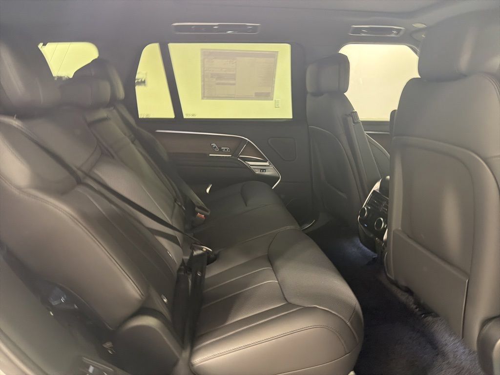 New 2026 Land Rover Range Rover Long Wheelbase SE AWD/4WD image 28