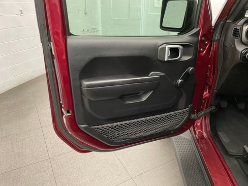 Used 2021 Jeep Wrangler Sport AWD/4WD image 20