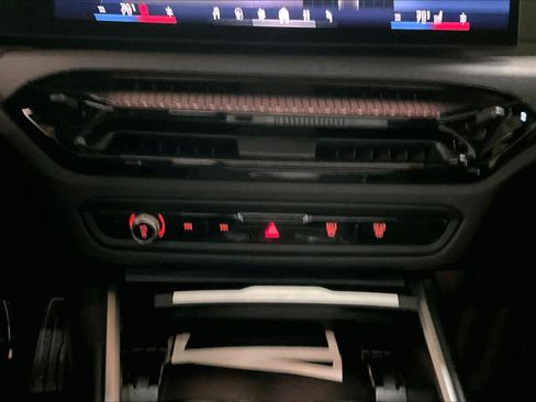 Used 2025 BMW 330i Sedan w/ M Sport Package image 34