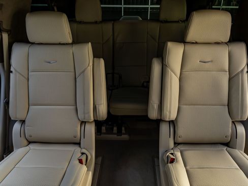 Used 2026 Cadillac Escalade Platinum Sport w/ LPO, ONYX Package image 33