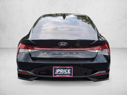 Used 2023 Hyundai Elantra SEL w/ Convenience Package FWD image 6