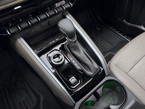 Used 2025 Chevrolet Colorado ZR2 w/ ZR2 Bison Edition image 27