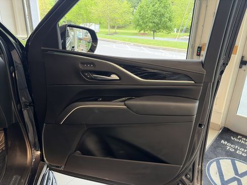 Used 2023 Cadillac Escalade ESV Sport AWD/4WD image 43