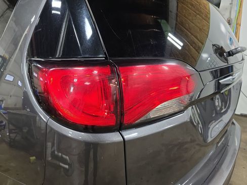 Used 2023 Chrysler Voyager LX image 33