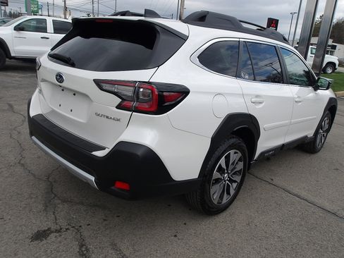 Used 2025 Subaru Outback Limited AWD/4WD image 7