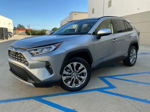 Used 2021 Toyota RAV4 Limited AWD/4WD image 2