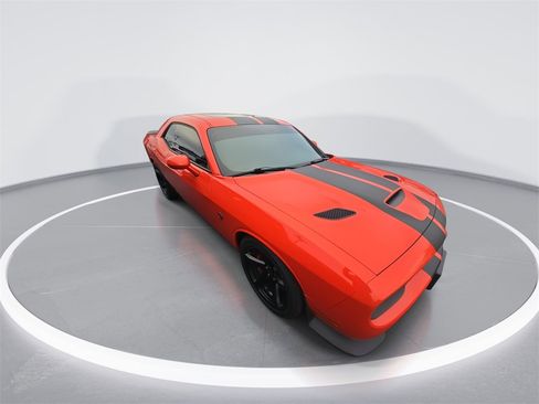 Used 2017 Dodge Challenger SRT Hellcat image 9
