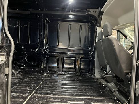 Used 2023 Ford Transit 250 Medium Roof image 26