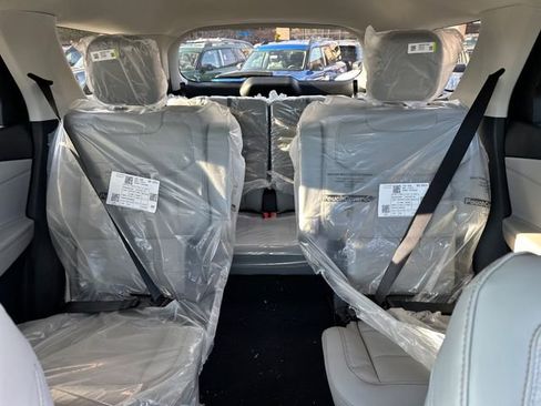 New 2026 Ford Explorer Active w/ Active Comfort Package image 18