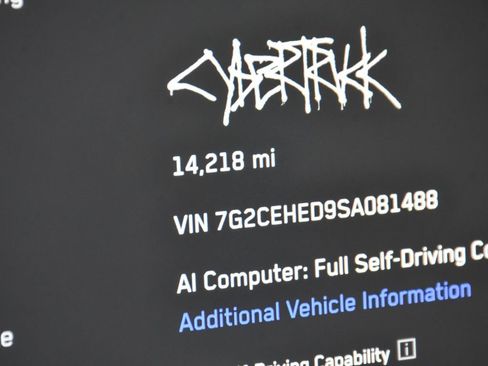 Used 2025 Tesla Cybertruck AWD Crew Cab image 26