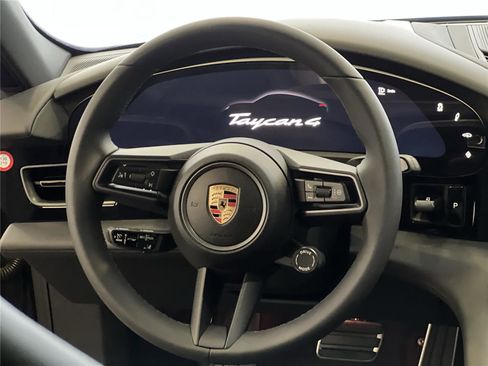 Used 2025 Porsche Taycan image 20
